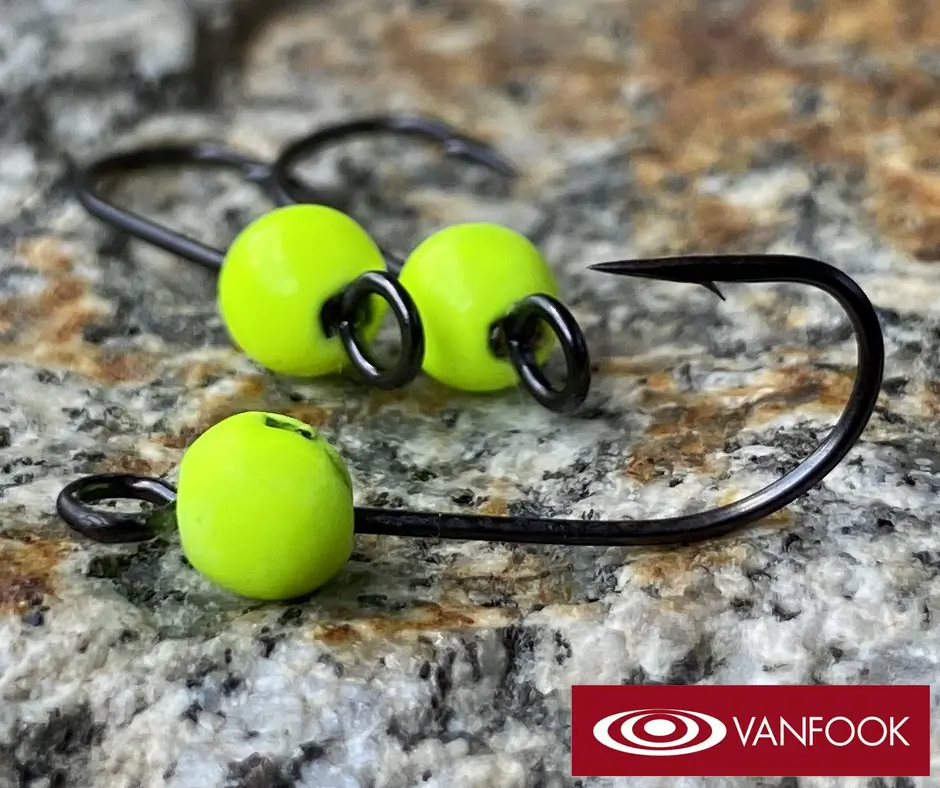 Obrázok produktu Háčik INTECH SMV-32SB veľ. 4 s tungstenovou hlavou – chartreuse – 1,94g – 3ks