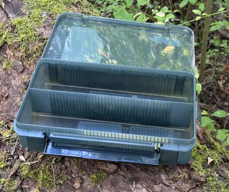 Obrázok produktu Krabica VERSUS VS 3043NDD čierna – 35,6x23x8,2cm